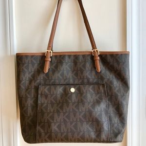Michael Kors Jet Set Travel Logo Tote